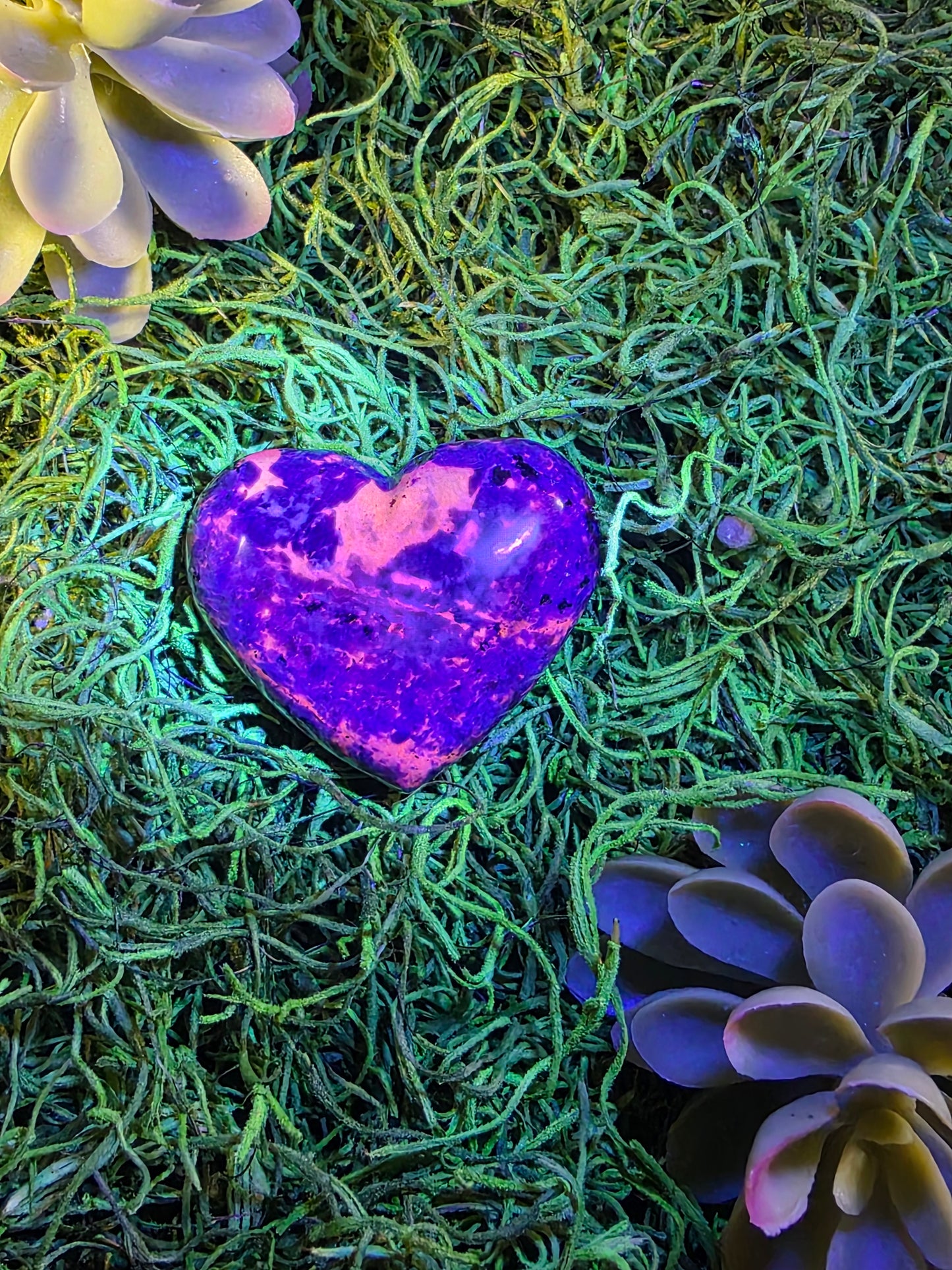 Syenite Heart Carving (UV-Reactive)