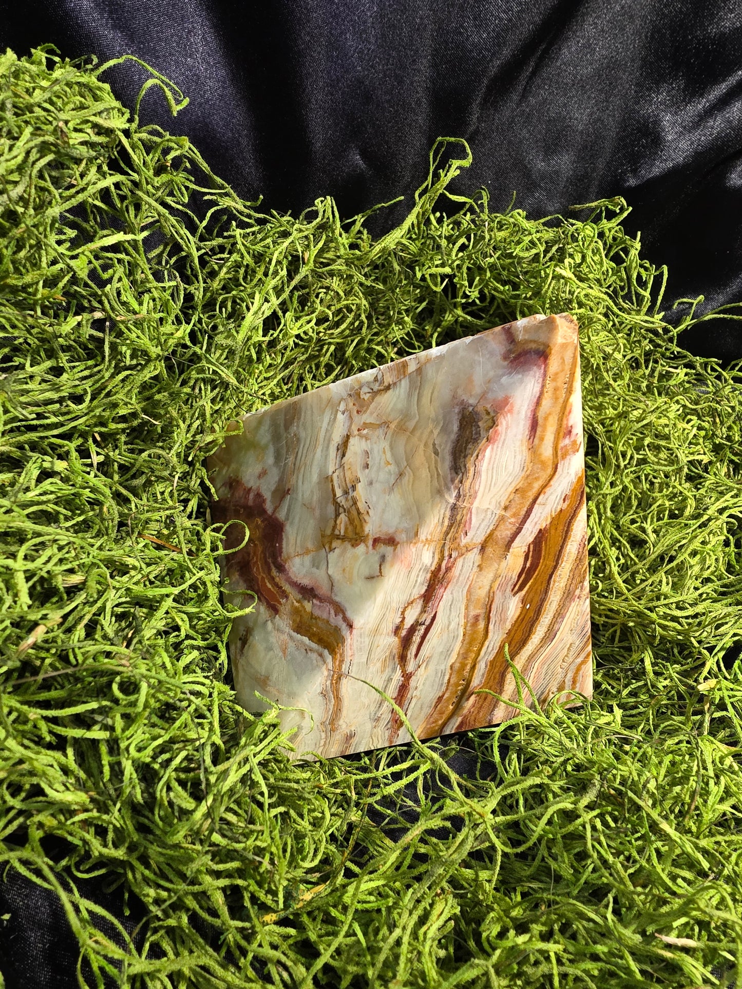 IMPERFECT Green Onyx Pyramid
