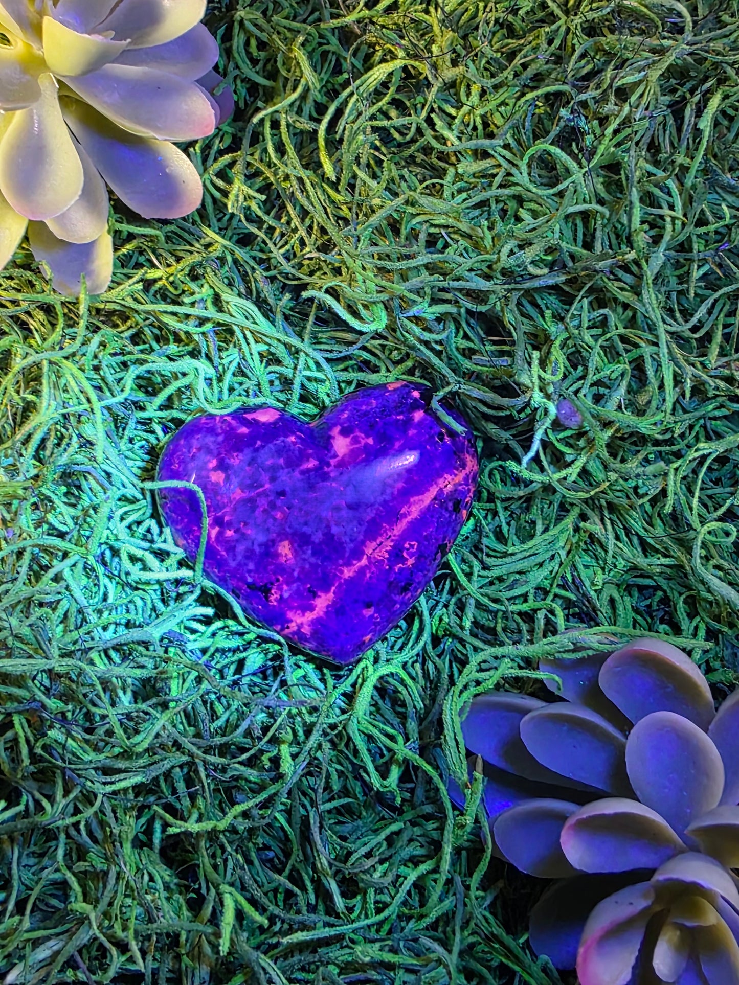 Syenite Heart Carving (UV-Reactive)
