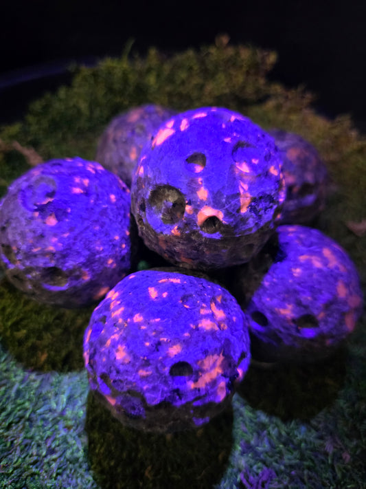 Yooperlite Moon Carving (UV REACTIVE)