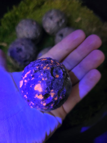 Yooperlite Moon Carving (UV REACTIVE)